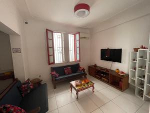 TV a/nebo společenská místnost v ubytování Solcity Hostel
