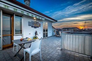A balcony or terrace at Il terrazzo sul tramonto