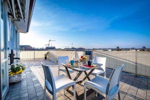 A balcony or terrace at Il terrazzo sul tramonto