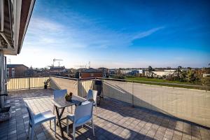 A balcony or terrace at Il terrazzo sul tramonto