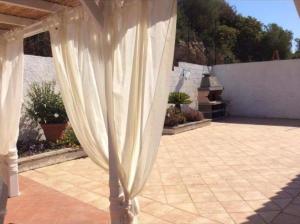 Kép Private Pool villa with panoramic views split over 2 levels / Aircon / New Pool. szállásáról Chiában a galériában
