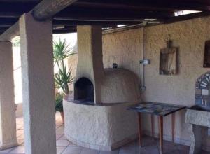 Kép Private Pool villa with panoramic views split over 2 levels / Aircon / New Pool. szállásáról Chiában a galériában