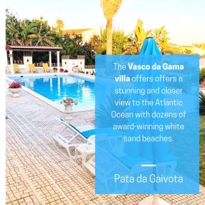 uma piscina numa villa na algarve em Villa House Vasco da Gama - Pool & BQQ - Pata da Gaivota em Lourinhã