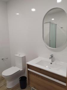 Łazienka w obiekcie Pensión Residencial Platas