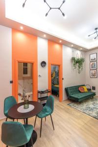 Posedenie v ubytovaní E12 Boutique Apartments
