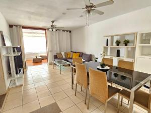 Część wypoczynkowa w obiekcie HOLIDAYS BEACH & POOL ,AIRCOND , Las Americas