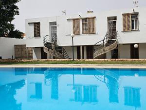 Basen w obiekcie HOLIDAYS BEACH & POOL ,AIRCOND , Las Americas lub w pobliżu