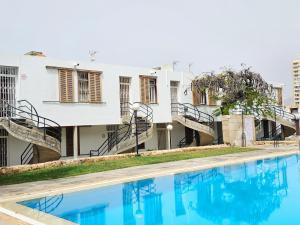 Basen w obiekcie HOLIDAYS BEACH & POOL ,AIRCOND , Las Americas lub w pobliżu