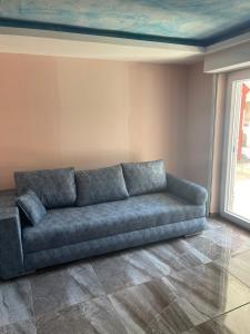 Posezení v ubytování Νέα μεσσαγγαλα luxury suite by MAKHOME no 2