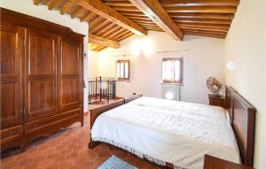 Ένα ή περισσότερα κρεβάτια σε δωμάτιο στο Gorgeous Home In Olevano Romano