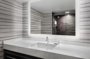 Koupelna v ubytování Bridgewater Marriott