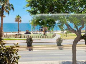 Fotografie z fotogalerie ubytování ALMIRANTE 1º línea de playa con parking v Malaze