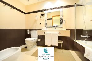 Kúpeľňa v ubytovaní Hotel Norat Marina & Spa 4* Superior