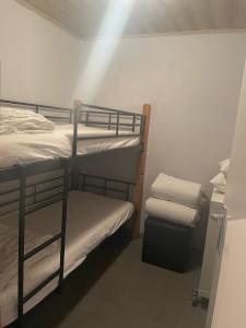 Bouwelhoeve 't Schuur tesisinde bir ranza yatağı veya ranza yatakları
