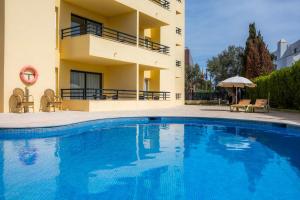 Bazén v ubytování Apto con Terraza 301 nebo v jeho okolí