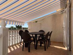 Balkón alebo terasa v ubytovaní Acogedor duplex en la zona del Golf