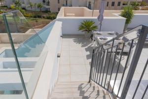 Balkon lub taras w obiekcie Luxurious penthouse in La Cala Casa Banderas - 3 Golf Facilites close by!