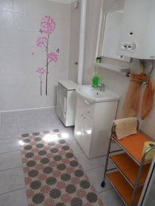 Koupelna v ubytování ENZO Apartman Gyula