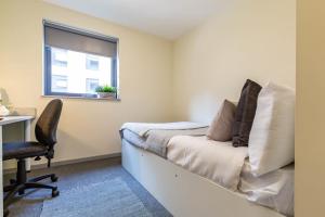 Χώρος καθιστικού στο Apartments and Ensuite Bedrooms with Shared Kitchen at Bryson Court in Newcastle
