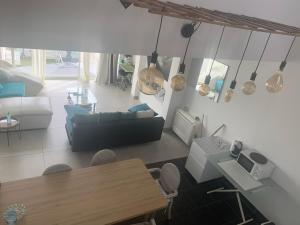 Fotografia z galérie ubytovania Loue Palavas Maison 160m2 avec piscine chauffée et jacuzzi à 2 pas de la plage et du centre ville v destinácii Palavas-les-Flots