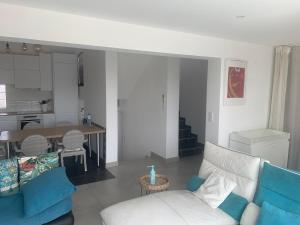 Fotografia z galérie ubytovania Loue Palavas Maison 160m2 avec piscine chauffée et jacuzzi à 2 pas de la plage et du centre ville v destinácii Palavas-les-Flots