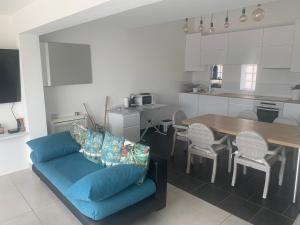 Fotografia z galérie ubytovania Loue Palavas Maison 160m2 avec piscine chauffée et jacuzzi à 2 pas de la plage et du centre ville v destinácii Palavas-les-Flots