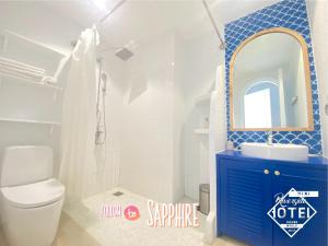 Koupelna v ubytování Riverside Mini Hotel Grand World Phu Quoc