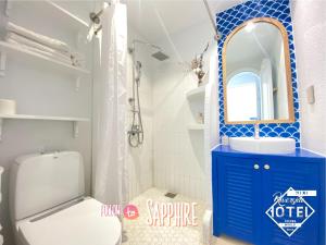 Koupelna v ubytování Riverside Mini Hotel Grand World Phu Quoc