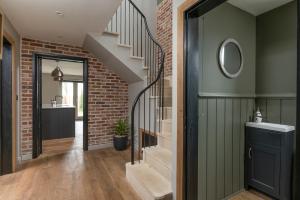 Fotografie z fotogalerie ubytování Designer Cotswold post house with external sauna v destinaci Tetbury + 29 fotografií