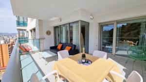 Balkon lub taras w obiekcie Skyline 6 Private balcony, sunny all year round, with nice views