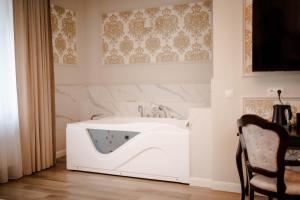 Gallery image of Pałacyk Zawady in Kowiesy +23 photos