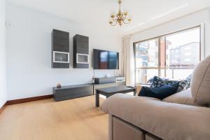 Χώρος καθιστικού στο Sopelana beach apartment by Next Stop Bilbao