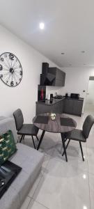 Kuchyňa alebo kuchynka v ubytovaní Apartman Julija 1