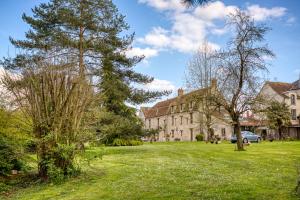 Afbeelding uit fotogalerij van La Fauconnerie Du Roy in Montainville