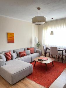 Seating area sa Cozy Apartment near Ohrid Lake