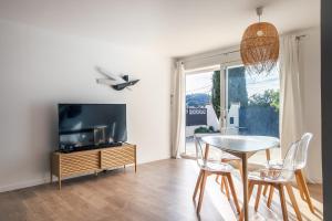Fotografia z galérie ubytovania Superbe Appart T2 pour 4 pers Villa Piscine Coté Parking v destinácii Cassis
