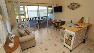 Kuchyň nebo kuchyňský kout v ubytování Coqui Beach Home, Culebra