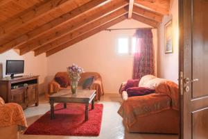 TV a/nebo společenská místnost v ubytování Villa Danae by Corfu Escapes