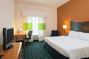 Postel nebo postele na pokoji v ubytování Fairfield Inn & Suites Lock Haven
