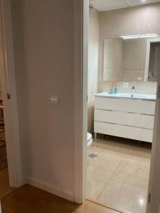 Kúpeľňa v ubytovaní Apt céntrico, a pie de calle.