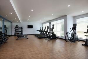 Fitness centrum a/nebo fitness zařízení v ubytování Four Points by Sheraton Fort Worth North