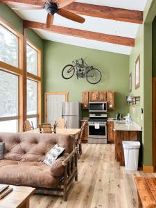 Gallery image of Cranberry Inn in Mercer