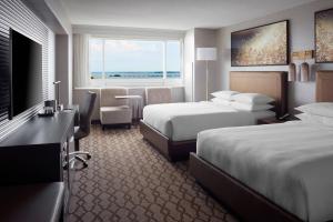Katil atau katil-katil dalam bilik di Niagara Falls Marriott Fallsview Hotel & Spa