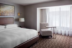 Katil atau katil-katil dalam bilik di Niagara Falls Marriott Fallsview Hotel & Spa