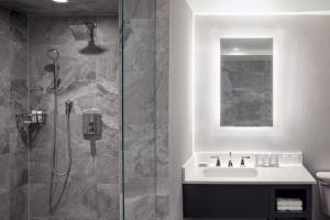 Bilik mandi di Niagara Falls Marriott Fallsview Hotel & Spa