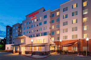 a rendering of a hotel at night at Residence Inn by Marriott Chicago Wilmette/Skokie in Wilmette