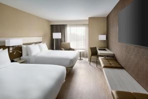 Postel nebo postele na pokoji v ubytování AC Hotel By Marriott Portland Beaverton