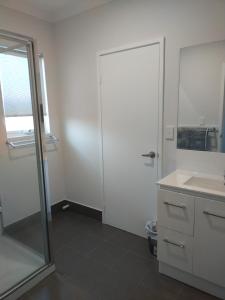 Ένα μπάνιο στο Jurien Beachfront Chalets +15 φωτογραφίες