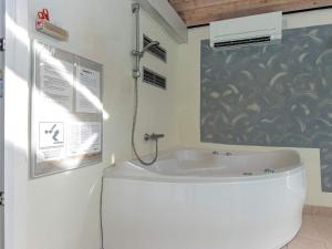 Koupelna v ubytování Holiday home Ebeltoft XCIII