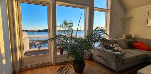 Φωτογραφία από το άλμπουμ του Silent Seaview Luxury Apartment Grasholmen σε Σταβάνγκερ +41 φωτογραφίες